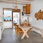 Fisherman's Syrma House * Pachaina
