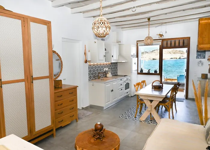 Fisherman's Syrma House Pachaina