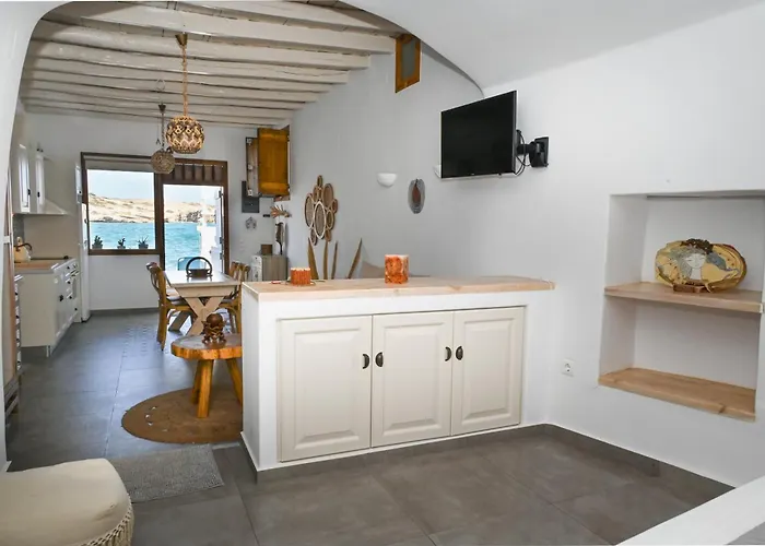 Fisherman's Syrma House * Pachaina