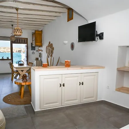 Fisherman's Syrma House * Páhena